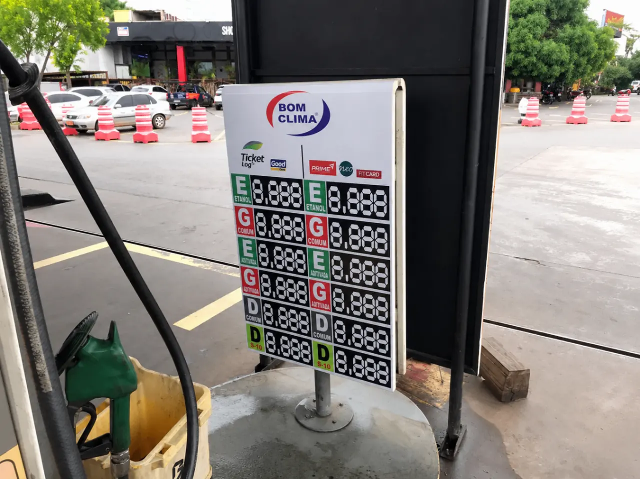 Painel luminoso de preços para posto
