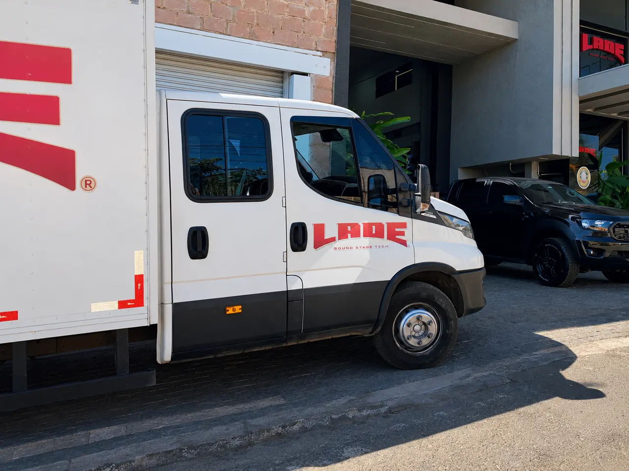 Adesivação de frota comercial