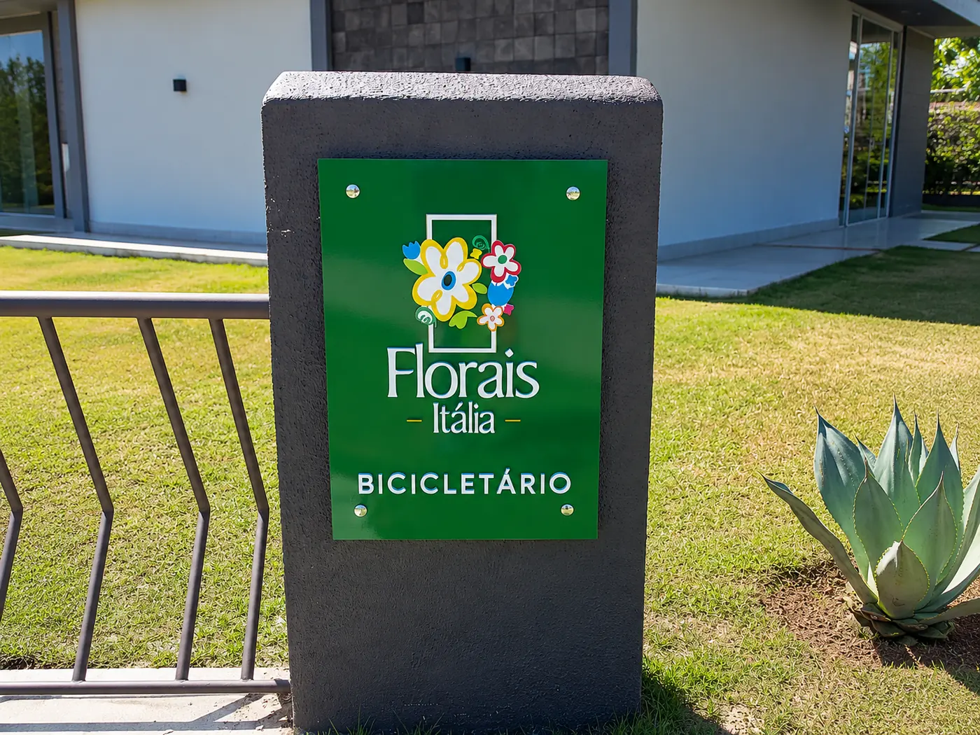 Sinalização externa para bicicletário