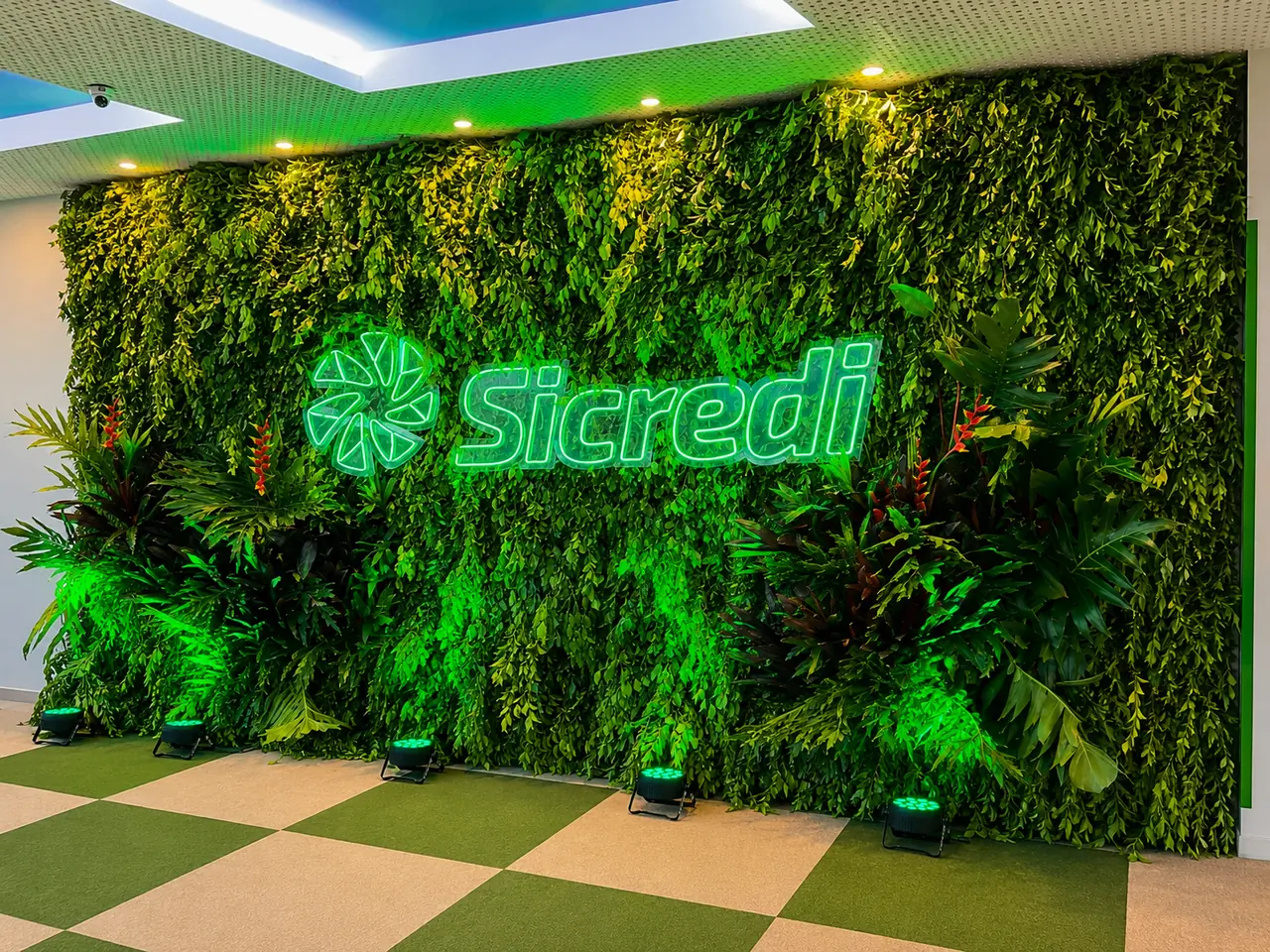 Letreiro neon Sicredi